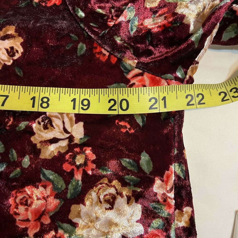 🆕🌺LULAROE MAURINE Floral Velvet Dress🌺 - Picture 8 of 14